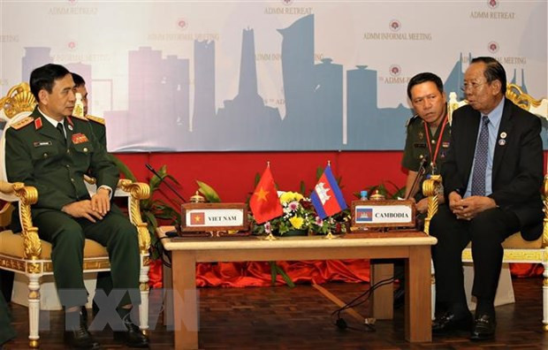 Le ministre vietnamien de la Défense rencontre ses homologues cambodgien et chinois ảnh 1 Le ministre vietnamien de la Défense rencontre ses homologues cambodgien et chinois ảnh 1