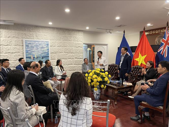 Une délégation du Comité d'État chargé des Vietnamiens d'outre-mer en visite en Australie ảnh 1 Une délégation du Comité d'État chargé des Vietnamiens d'outre-mer en visite en Australie ảnh 1