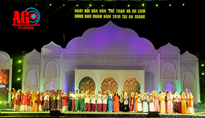 Clôture de la Fête culturelle, sportive et touristique des Chams ảnh 1 Clôture de la Fête culturelle, sportive et touristique des Chams ảnh 1