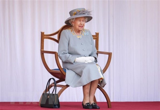 Le ministre des Affaires étrangères rend hommage à la reine Elizabeth II ảnh 1 Le ministre des Affaires étrangères rend hommage à la reine Elizabeth II ảnh 1