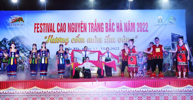 Coup d’envoi du festival d’automne de Bac Hà 2022 ảnh 1 Coup d’envoi du festival d’automne de Bac Hà 2022 ảnh 1