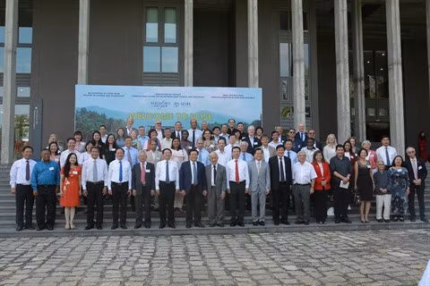 Science, éthique et développement humain au menu d’un colloque à Quy Nhon ảnh 2