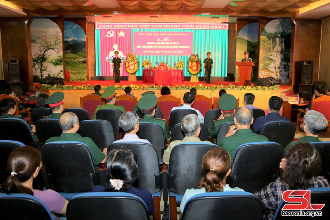 Inhumation des restes de soldats volontaires vietnamiens tombés au Laos ảnh 1 Inhumation des restes de soldats volontaires vietnamiens tombés au Laos ảnh 1