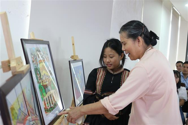 Plus de 10.000 participants au concours de peinture "Dream House" ảnh 2 Plus de 10.000 participants au concours de peinture "Dream House" ảnh 2