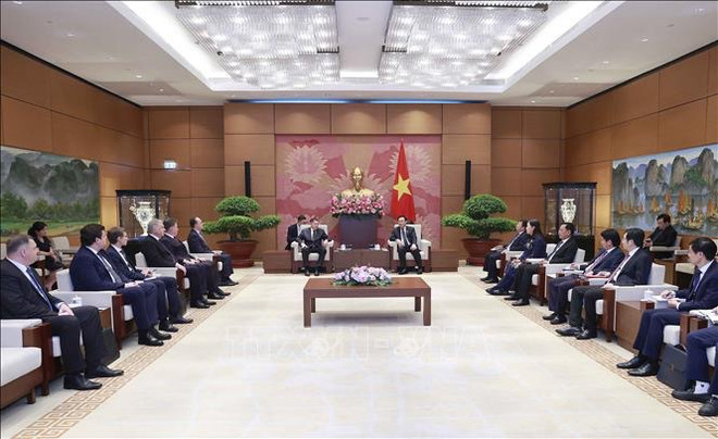 Le président de l’AN reçoit le président de la Cour suprême de la Fédération de Russie ảnh 2