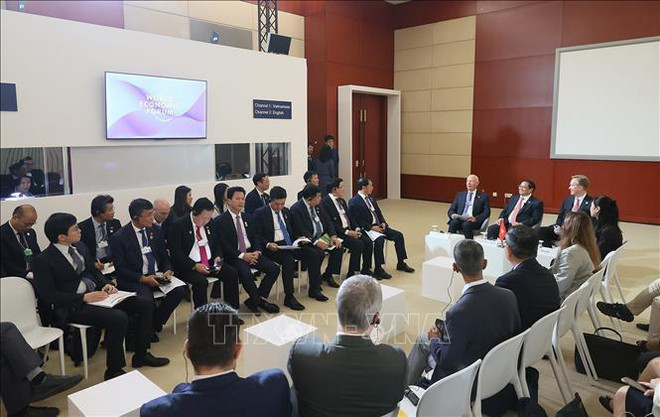 Le PM Pham Minh Chinh assiste au dialogue stratégique national entre le Vietnam et le FEM ảnh 1 Le PM Pham Minh Chinh assiste au dialogue stratégique national entre le Vietnam et le FEM ảnh 1
