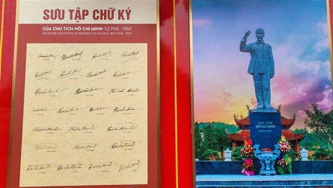 Exposition de signatures du Président Hô Chi Minh à Cô Tô ảnh 1 Exposition de signatures du Président Hô Chi Minh à Cô Tô ảnh 1
