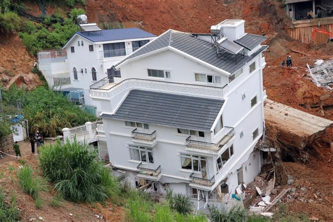 Glissement de terrain à Da Lat : poursuite du sauvetage ảnh 1 Glissement de terrain à Da Lat : poursuite du sauvetage ảnh 1