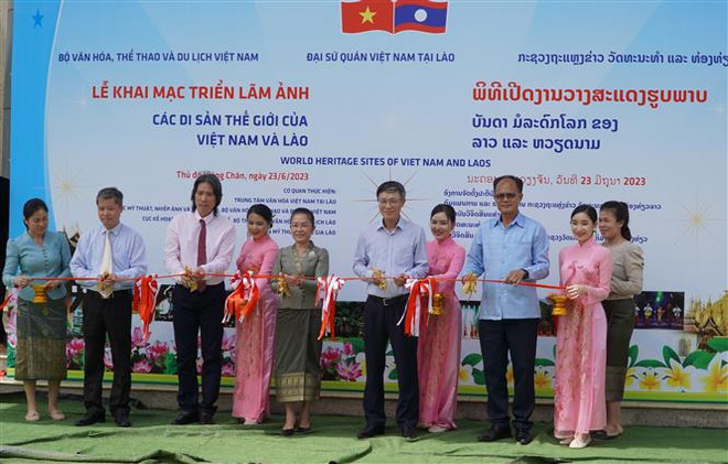 Exposition photographique sur les patrimoines mondiaux du Vietnam et du Laos ảnh 2 Exposition photographique sur les patrimoines mondiaux du Vietnam et du Laos ảnh 2