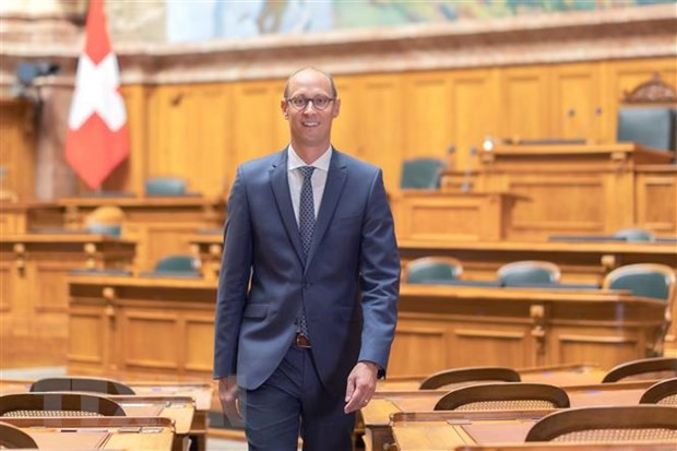 Le président du Conseil national suisse entame sa visite officielle au Vietnam ảnh 1