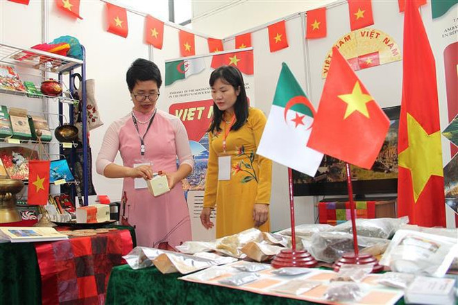 Le Vietnam à la 54e Foire internationale d'Alger ảnh 1 Le Vietnam à la 54e Foire internationale d'Alger ảnh 1