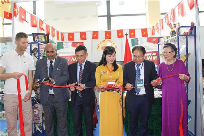 Le Vietnam à la 54e Foire internationale d'Alger ảnh 2 Le Vietnam à la 54e Foire internationale d'Alger ảnh 2