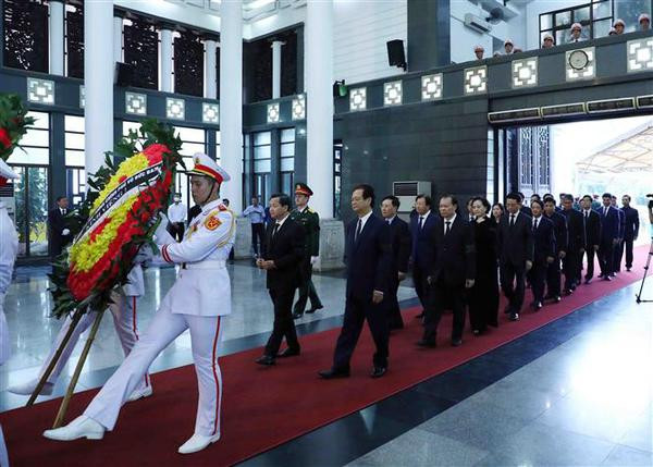 Cérémonie funéraire de l’ancien vice-Premier ministre Vu Khoan ảnh 2 Cérémonie funéraire de l’ancien vice-Premier ministre Vu Khoan ảnh 2