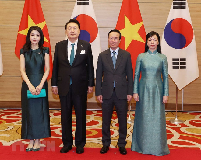 Des activités du président sud-coréen au Vietnam ảnh 1 Des activités du président sud-coréen au Vietnam ảnh 1