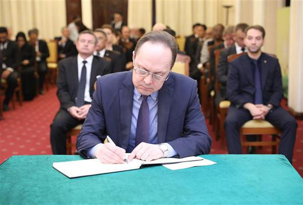 Sentiments des amis internationaux pour l'ancien vice-Premier ministre Vu Khoan ảnh 2 Sentiments des amis internationaux pour l'ancien vice-Premier ministre Vu Khoan ảnh 2