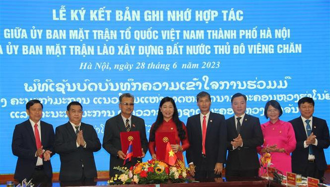 Resserrement de la solidarité, de l’amitié et de la coopération Hanoi – Vientiane (Laos) ảnh 2 Resserrement de la solidarité, de l’amitié et de la coopération Hanoi – Vientiane (Laos) ảnh 2