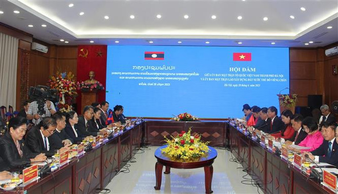 Resserrement de la solidarité, de l’amitié et de la coopération Hanoi – Vientiane (Laos) ảnh 1 Resserrement de la solidarité, de l’amitié et de la coopération Hanoi – Vientiane (Laos) ảnh 1