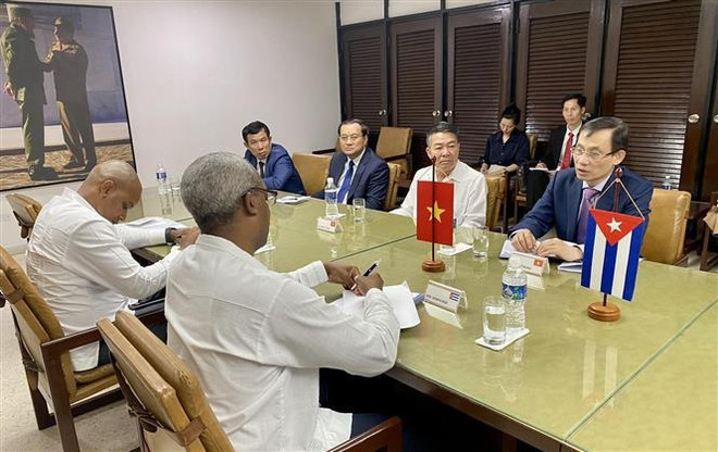 Les Partis communistes du Vietnam et de Cuba renforcent leurs liens ảnh 2 Les Partis communistes du Vietnam et de Cuba renforcent leurs liens ảnh 2