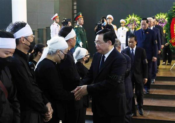 Cérémonie funéraire de l’ancien vice-Premier ministre Vu Khoan ảnh 3 Cérémonie funéraire de l’ancien vice-Premier ministre Vu Khoan ảnh 3