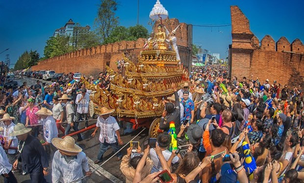 La Thaïlande prévoit des célébrations massives de Songkran pour promouvoir le tourisme ảnh 1