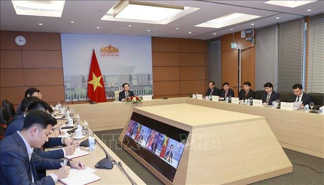 Vietnam-Chine : entretien virtuel entre les deux chefs des organes législatifs ảnh 2 Vietnam-Chine : entretien virtuel entre les deux chefs des organes législatifs ảnh 2