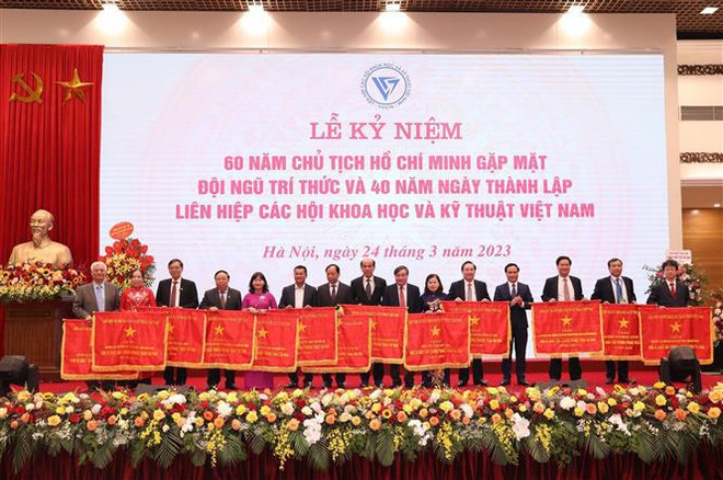 Le leader du Parti exhorte à développer le contingent des intellectuels ảnh 3 Le leader du Parti exhorte à développer le contingent des intellectuels ảnh 3