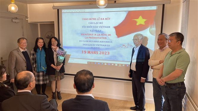 Lancement du Club des amis amoureux des îles du Vietnam en France ảnh 1