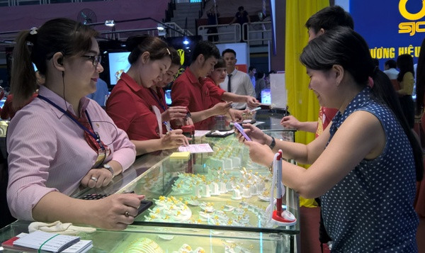 Ouverture de la Foire internationale de la bijouterie du Vietnam 2016 ảnh 1 Ouverture de la Foire internationale de la bijouterie du Vietnam 2016 ảnh 1
