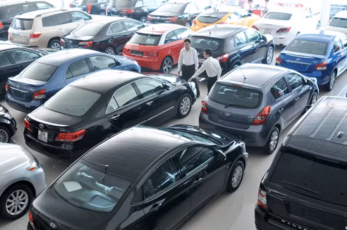 90.000 automobiles importées au Vietnam en 10 mois ảnh 1