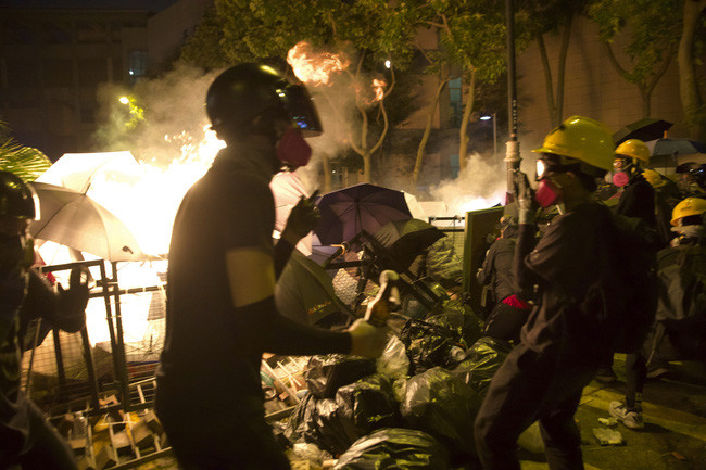 Face aux manifestations à Hongkong, des étudiants vietnamiens évacués ảnh 1 Face aux manifestations à Hongkong, des étudiants vietnamiens évacués ảnh 1