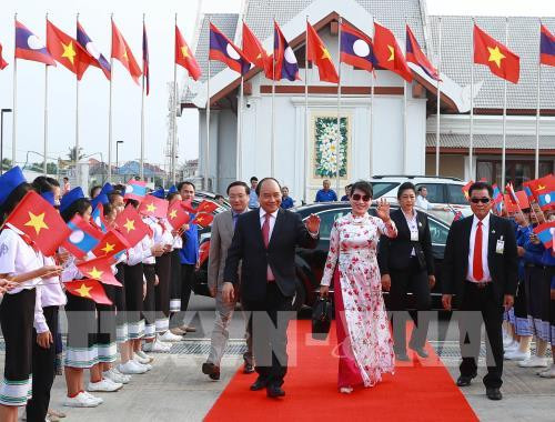 La presse laotienne apprécie la visite du PM vietnamien ảnh 1 La presse laotienne apprécie la visite du PM vietnamien ảnh 1