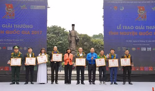 Remise des prix du volontariat national de 2017 ảnh 1