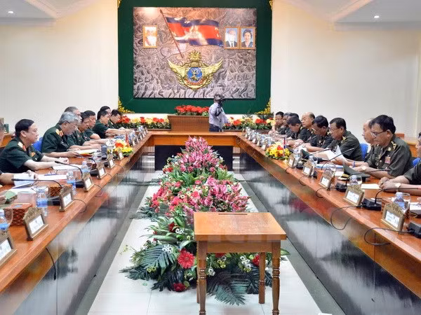 Vietnam-Cambodge : volonté commune de resserrer la coopération dans la défense ảnh 1