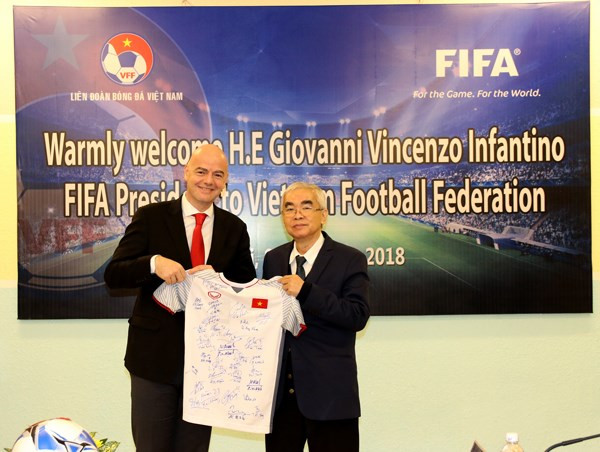 La FIFA continue de favoriser le développement du football au Vietnam ảnh 1 La FIFA continue de favoriser le développement du football au Vietnam ảnh 1