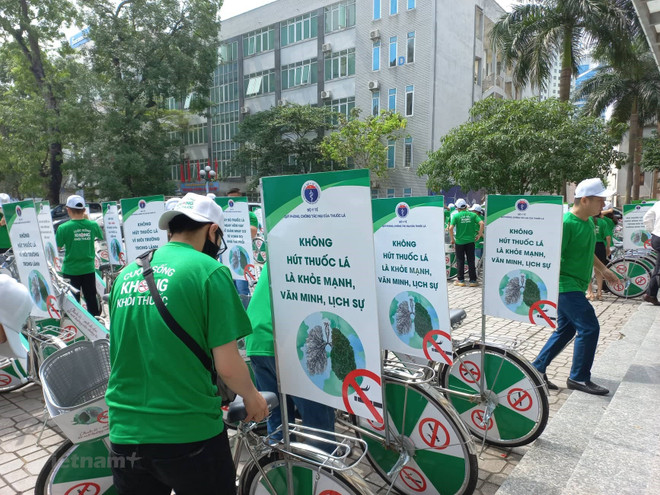 L'OMS met en garde contre l'impact du tabagisme sur la santé et l'environnement ảnh 1