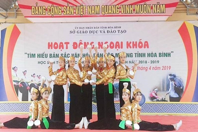 Hoa Binh: Efforts de préservation et de valorisation de la culture traditionnelle dans les écoles ảnh 1 Hoa Binh: Efforts de préservation et de valorisation de la culture traditionnelle dans les écoles ảnh 1