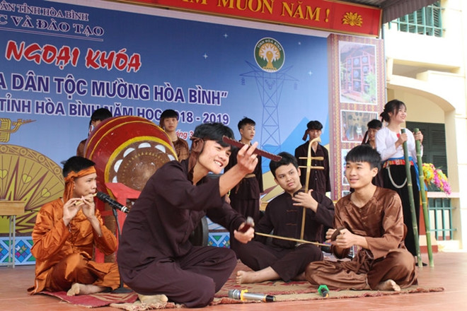 Hoa Binh: Efforts de préservation et de valorisation de la culture traditionnelle dans les écoles ảnh 2 Hoa Binh: Efforts de préservation et de valorisation de la culture traditionnelle dans les écoles ảnh 2