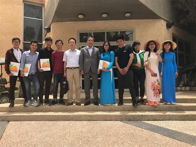 Remise de diplômes à des étudiants vietnamiens en Israël ảnh 1