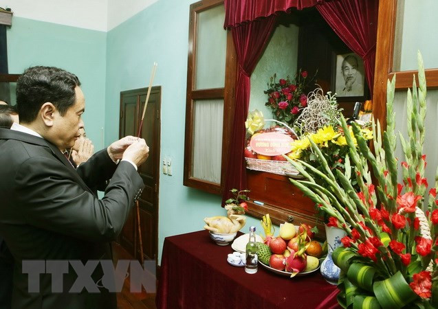 Le président du CC du FPV rend hommage au Président Ho Chi Minh ảnh 1