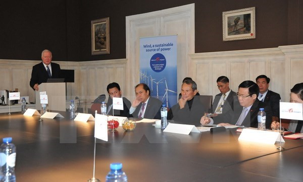 Le vice-PM Vuong Dinh Hue salue les projets énergétiques de Rent-A-Port au Vietnam ảnh 1 Le vice-PM Vuong Dinh Hue salue les projets énergétiques de Rent-A-Port au Vietnam ảnh 1