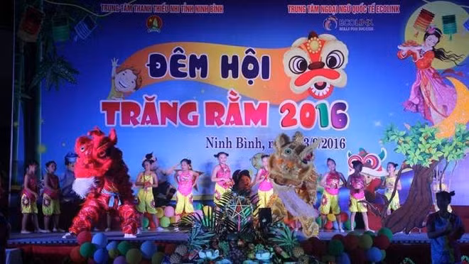 Une Fête de la mi-automne joyeuse pour les enfants en difficulté ảnh 1