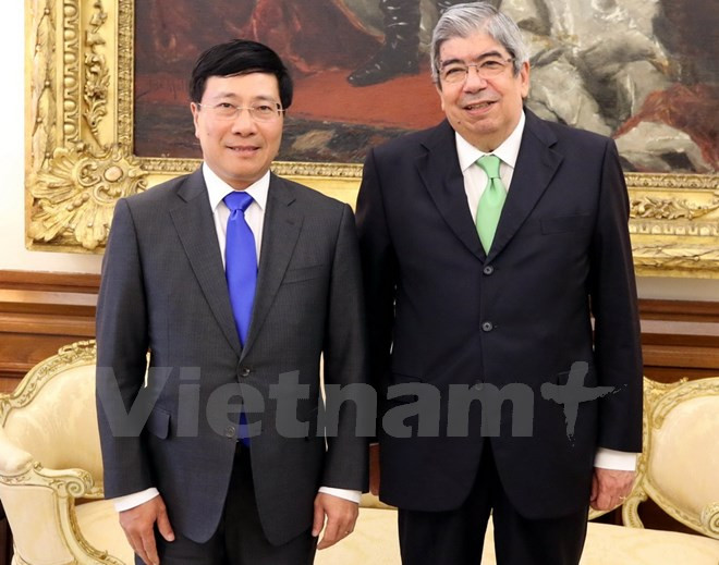 Le président de l’Assemblée de la République du Portugal reçoit le vice-PM Pham Binh Minh ảnh 1 Le président de l’Assemblée de la République du Portugal reçoit le vice-PM Pham Binh Minh ảnh 1
