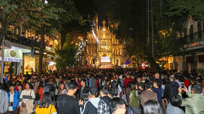 Noël : l’ambiance festive règne du Nord au Sud ảnh 1 Noël : l’ambiance festive règne du Nord au Sud ảnh 1