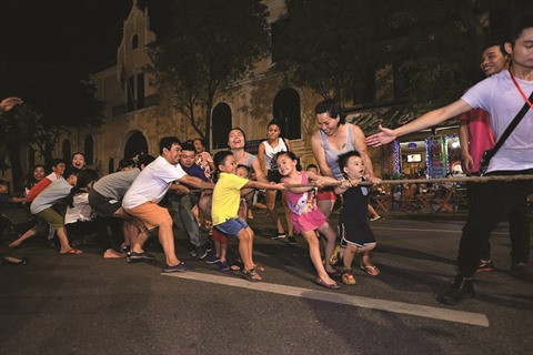 À Hanoi, des jeux folkloriques font la joie des petits et grands ảnh 1 À Hanoi, des jeux folkloriques font la joie des petits et grands ảnh 1