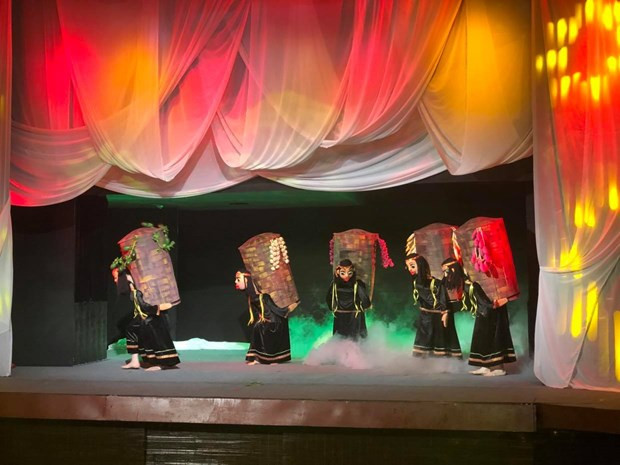 Découvrir la culture vietnamienne à travers le spectacle "Trăng" ảnh 2 Découvrir la culture vietnamienne à travers le spectacle "Trăng" ảnh 2