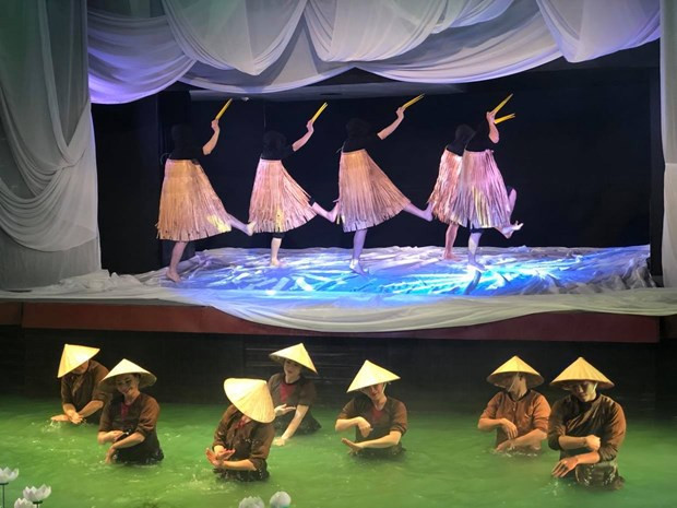 Découvrir la culture vietnamienne à travers le spectacle "Trăng" ảnh 1 Découvrir la culture vietnamienne à travers le spectacle "Trăng" ảnh 1