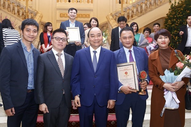 Prix « Marteau et Faucille d’or » 2020 : pour le renforcement de l’édification du Parti ảnh 1 Prix « Marteau et Faucille d’or » 2020 : pour le renforcement de l’édification du Parti ảnh 1