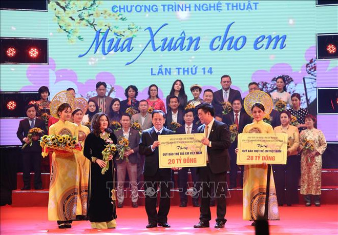 Près de 149 mlds de dongs collectés au programme artistique «Le printemps pour les enfants» ảnh 2 Près de 149 mlds de dongs collectés au programme artistique «Le printemps pour les enfants» ảnh 2