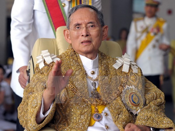 Message de condoléances du Vietnam suite au décès du roi de Thaïlande ảnh 1 Message de condoléances du Vietnam suite au décès du roi de Thaïlande ảnh 1