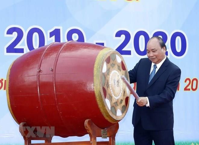 Des dirigeants félicitent les enseignants et élèves à l'occasion de la rentrée scolaire ảnh 1 Des dirigeants félicitent les enseignants et élèves à l'occasion de la rentrée scolaire ảnh 1